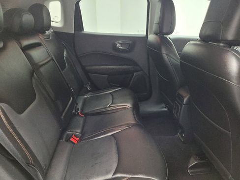 Used 2018 Jeep Compass Limited w/ Navigation Group AWD/4WD image 19