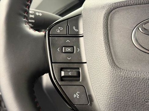 Certified 2025 Toyota Prius Plug-In Hybrid FWD image 26