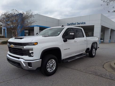 Used 2025 Chevrolet Silverado 2500 LT w/ Convenience Package image 4