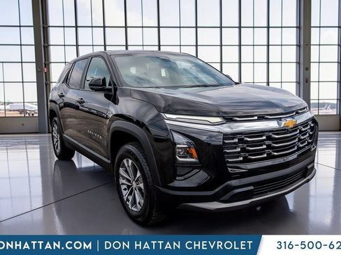 Used 2025 Chevrolet Equinox LT AWD/4WD image 32