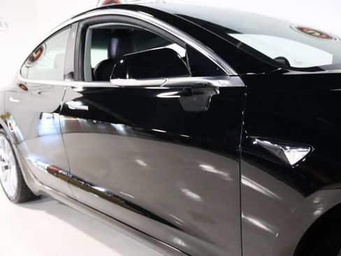 Used 2018 Tesla Model 3 Long Range image 9