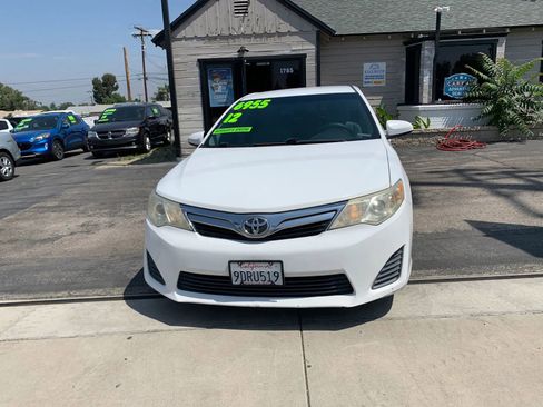 Used 2012 Toyota Camry LE FWD image 5