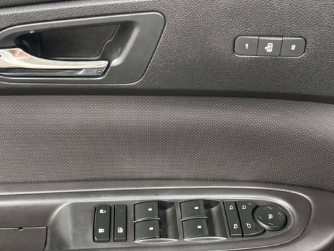 Used 2012 GMC Acadia Denali image 31