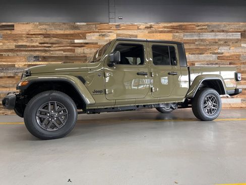 New 2026 Jeep Gladiator Sport image 54