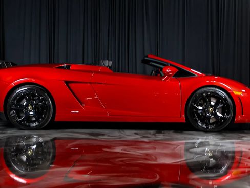 Used 2011 Lamborghini Gallardo LP 560-4 AWD/4WD image 2