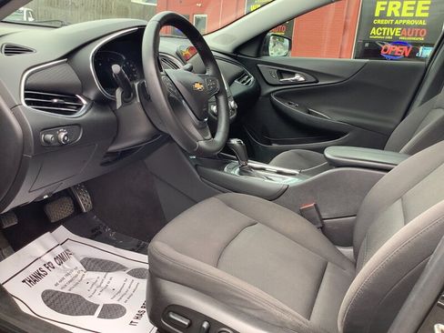 Used 2017 Chevrolet Malibu LT FWD image 11