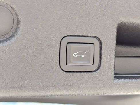 Used 2024 Chevrolet Equinox Premier w/ LPO, Cargo Package FWD image 10