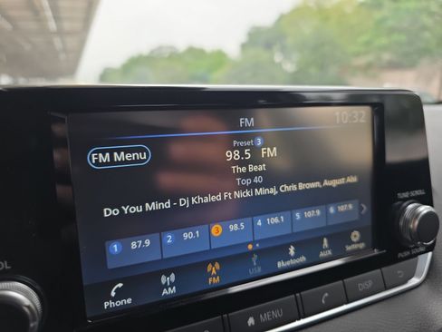 Used 2025 Nissan Sentra S FWD image 12