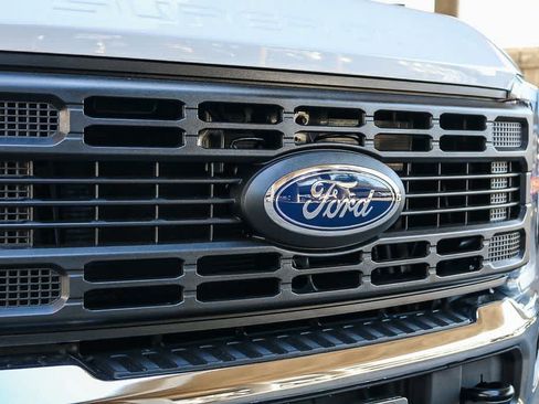 New 2026 Ford F250 XL w/ XL Chrome Package RWD image 6