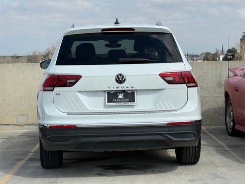 Used 2022 Volkswagen Tiguan SE image 9