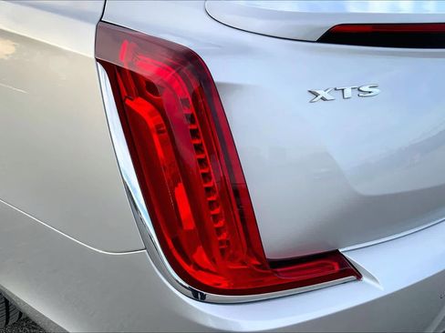 Used 2019 Cadillac XTS Luxury image 27