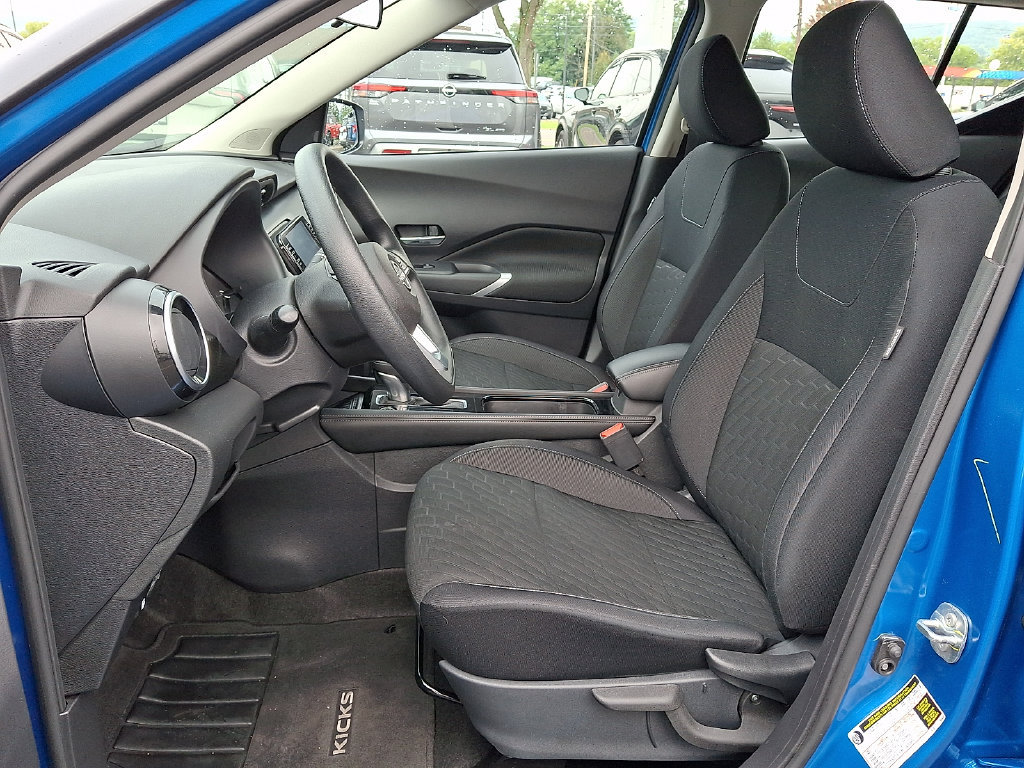Used 2024 Nissan Kicks SV w/ Exterior Package FWD image 16