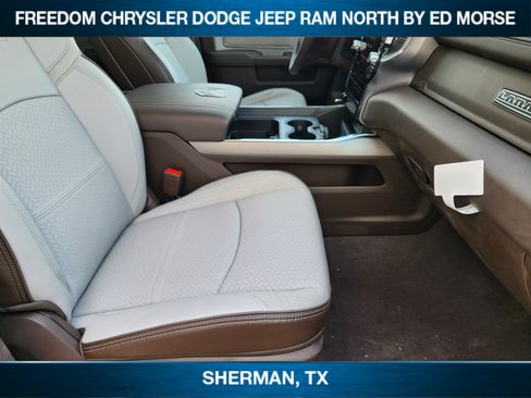 New 2026 RAM 2500 Laramie AWD/4WD image 9