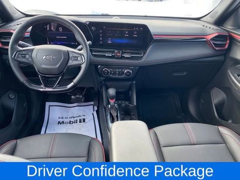 Used 2025 Chevrolet TrailBlazer RS w/ Convenience Package image 6