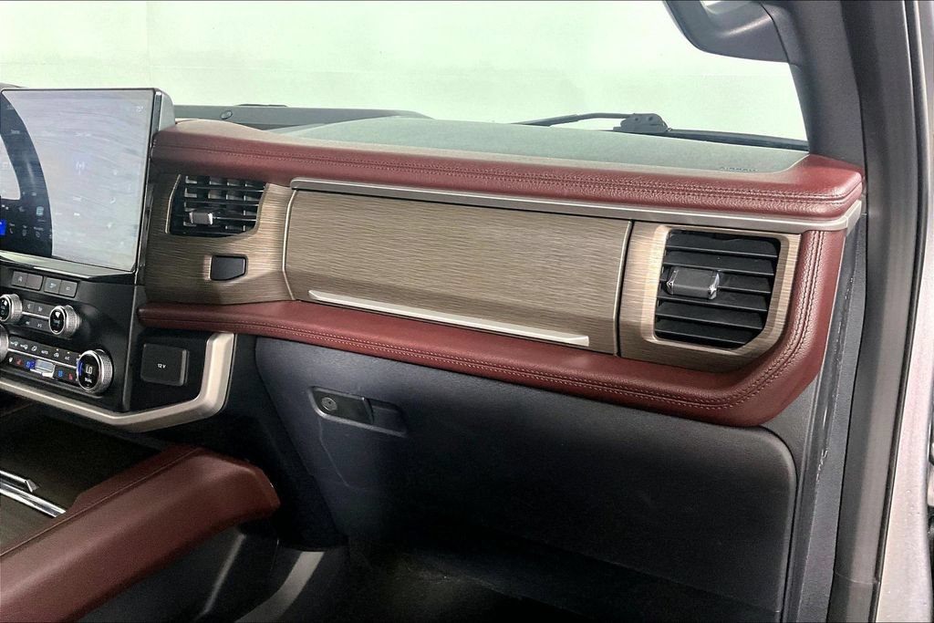 Used 2024 Ford Expedition Max Limited AWD/4WD image 16