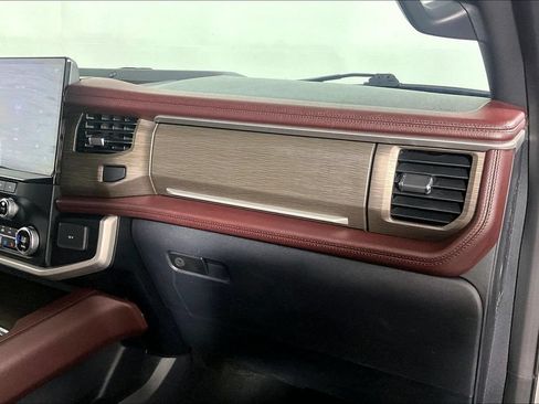 Used 2024 Ford Expedition Max Limited AWD/4WD image 16