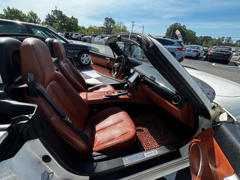 Used 2006 MAZDA MX-5 Miata Grand Touring w/ Premium Pkg RWD image 13