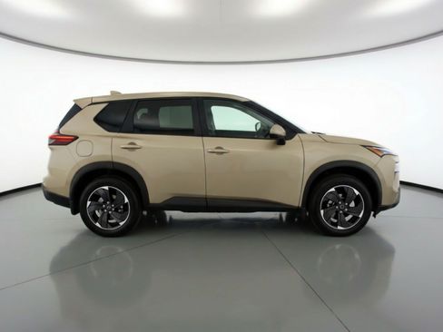 Used 2025 Nissan Rogue SV FWD image 11
