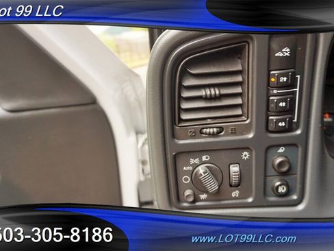 Used 2004 GMC Sierra 2500 SLE w/ Heavy-Duty Power Package AWD/4WD image 21