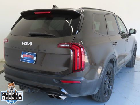 Used 2022 Kia Telluride EX w/ EX Premium Package image 3
