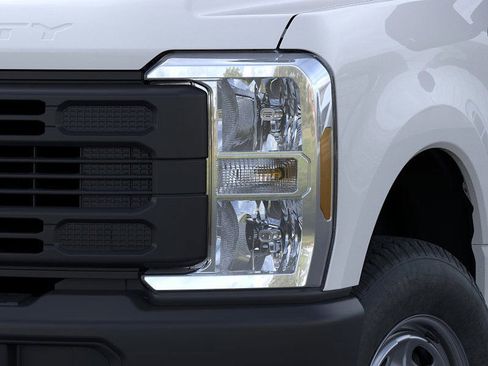 New 2026 Ford F250 XL w/ FX4 Off-Road Package image 18