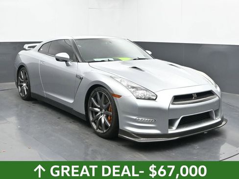 Used 2012 Nissan GT-R Premium image 4