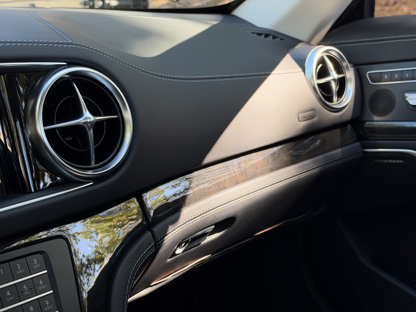 Used 2017 Mercedes-Benz SL 550 image 30