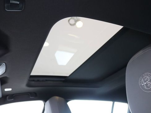 New 2025 Alfa Romeo Tonale w/ Premium Package image 18