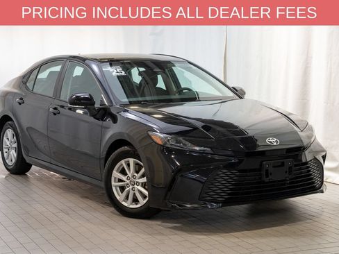 Used 2025 Toyota Camry LE FWD image 1