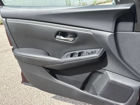 Used 2025 Nissan Sentra SV FWD image 15