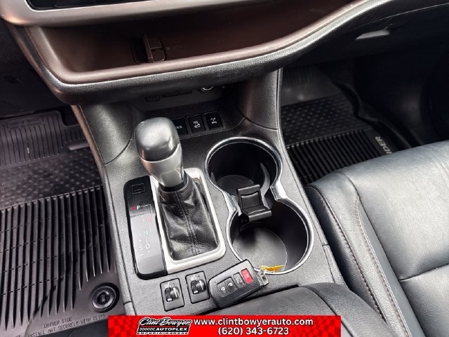 Used 2018 Toyota Highlander XLE w/ Protection Package #3 AWD/4WD image 25