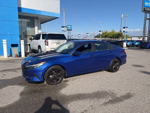 Used 2021 Hyundai Elantra SEL w/ Convenience Package image 13