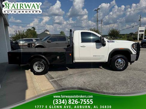 Used 2022 GMC Sierra 3500 SLE w/ SLE Convenience Package AWD/4WD image 5