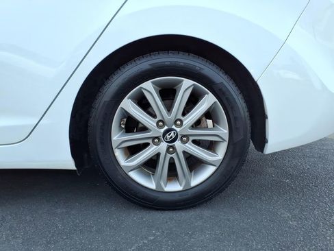 Used 2015 Hyundai Elantra SE w/ Option Group 03 image 23
