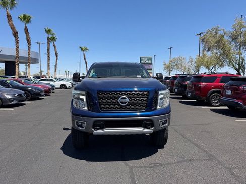 Used 2017 Nissan Titan PRO-4X w/ Pro-4x Convenience Package AWD/4WD image 2