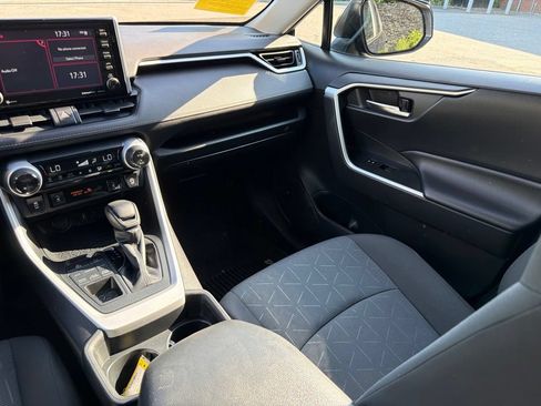Used 2020 Toyota RAV4 XLE w/ Convenience Package AWD/4WD image 27