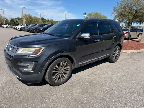 Used 2017 Ford Explorer Platinum image 13