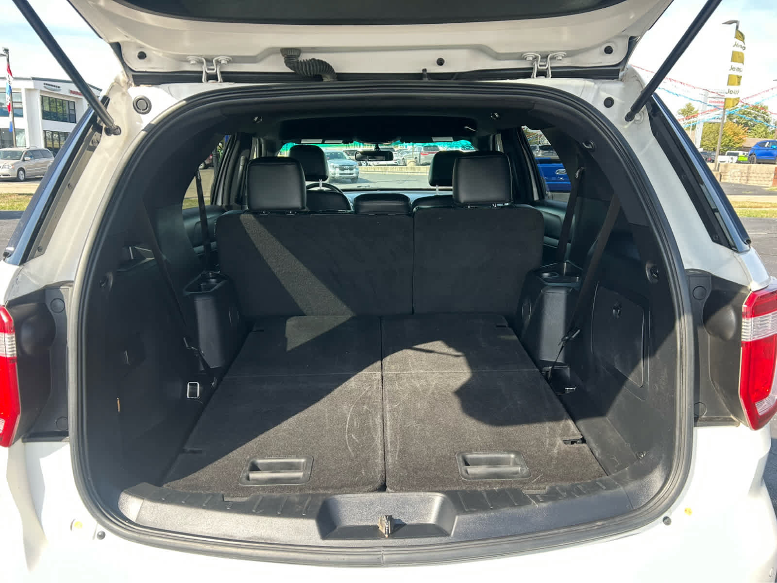 Used 2016 Ford Explorer XLT w/ Equipment Group 202A AWD/4WD image 7