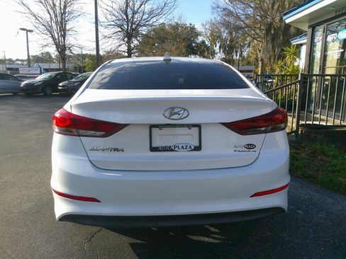 Used 2017 Hyundai Elantra SE image 6