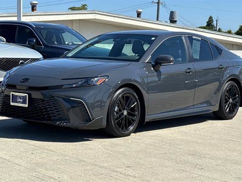 Used 2025 Toyota Camry SE w/ Convenience Package FWD image 7