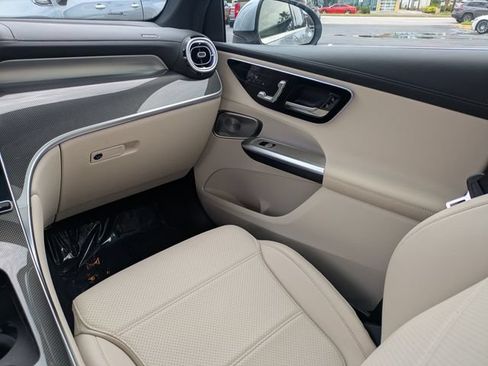 Used 2023 Mercedes-Benz GLC 300 4MATIC image 19