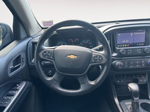 Used 2022 Chevrolet Colorado Z71 w/ Z71 Midnight Edition AWD/4WD image 15