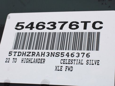Certified 2022 Toyota Highlander XLE image 34
