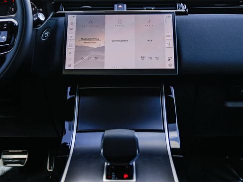 New 2026 Land Rover Range Rover Velar Dynamic SE image 5