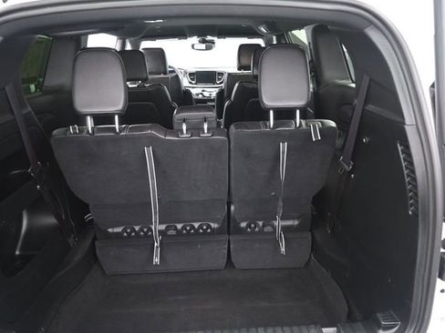 Used 2025 Chrysler Pacifica Select FWD image 29