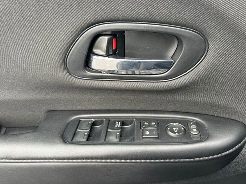 Certified 2021 Honda HR-V Sport image 10