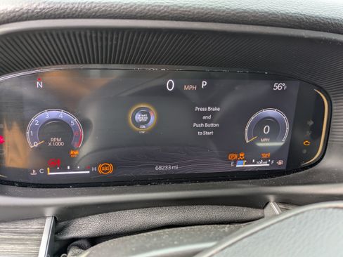 Used 2024 Jeep Wagoneer Series II w/ Flexible Seating Group image 16