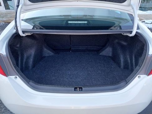 Used 2019 Toyota Corolla LE image 28