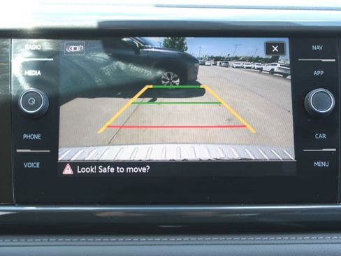 Certified 2022 Volkswagen Taos SEL AWD/4WD image 17