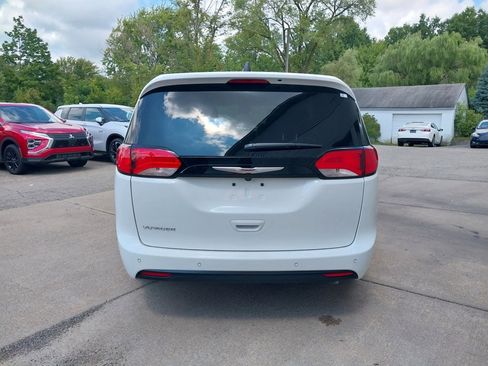 New 2026 Chrysler Voyager LX image 6